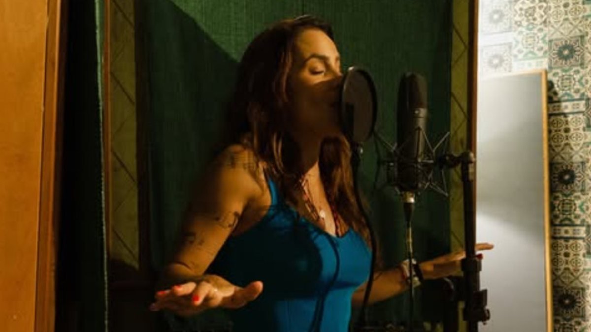 Cantora baiana reage a especulações sobre gravidez e faz desabafo nas redes: "Só se for do Divino Espírito Santo"
